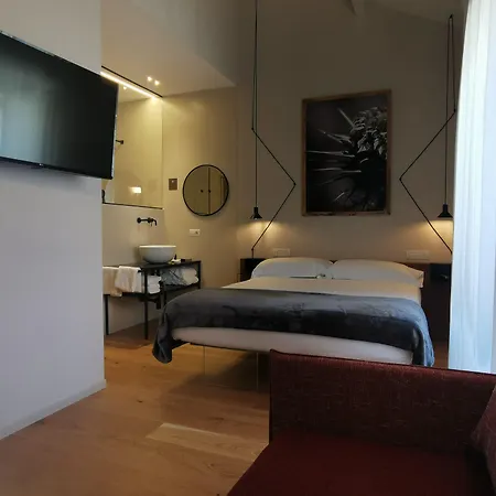 فندق Albergo Centrale لاميزيا تيرمي