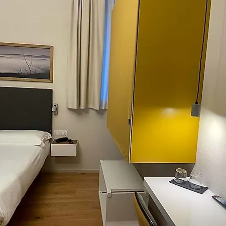 호텔 Albergo Centrale 3*
