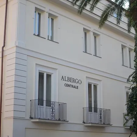 호텔 Albergo Centrale 3*