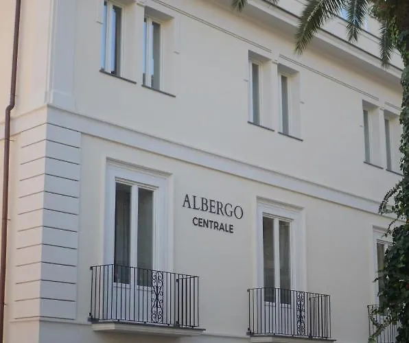 Hotel Albergo Centrale 3*